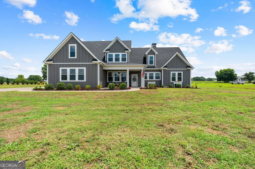 404 Whipple AVE Williamson, GA 30292