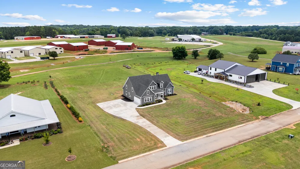 404 Whipple AVE Williamson, GA 30292