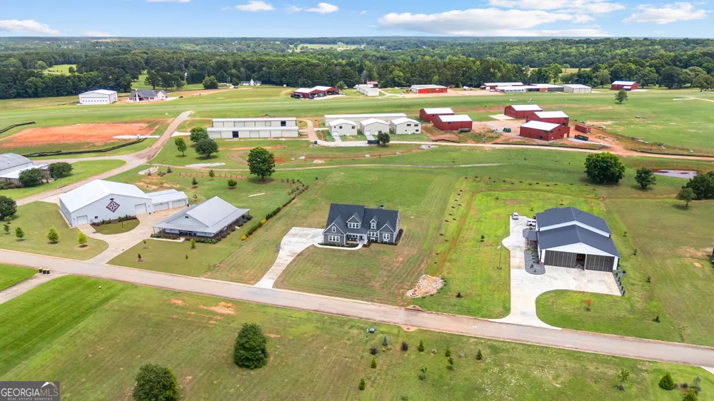 404 Whipple AVE Williamson, GA 30292