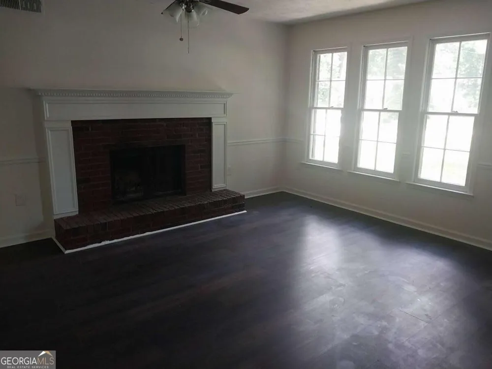 15 Lakeview LN Stockbridge, GA 30281
