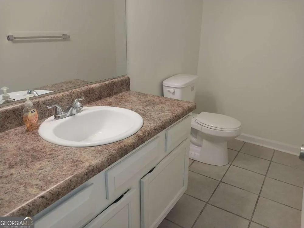 15 Lakeview LN Stockbridge, GA 30281