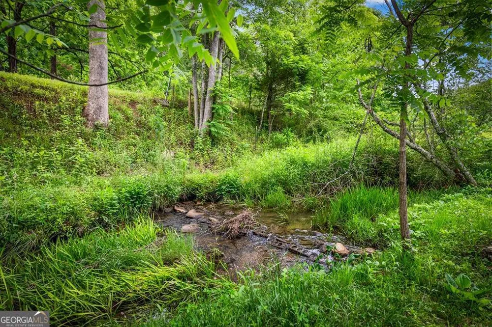 1898 Kimsey Dairy RD Turtletown, TN 37391