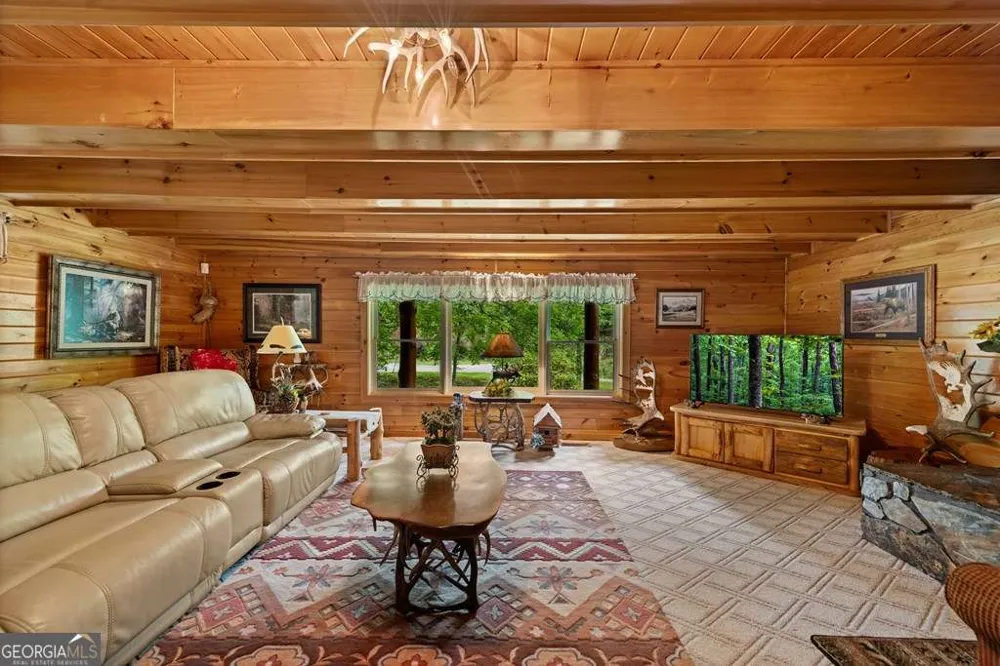 1898 Kimsey Dairy RD Turtletown, TN 37391