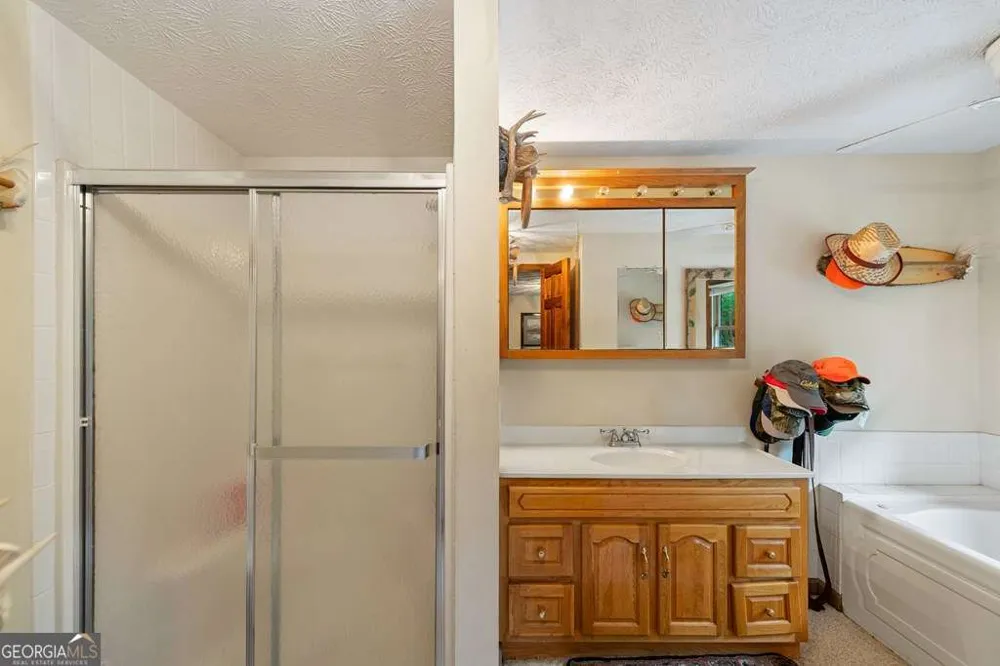 1898 Kimsey Dairy RD Turtletown, TN 37391