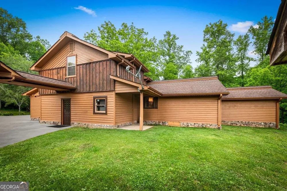 1898 Kimsey Dairy RD Turtletown, TN 37391