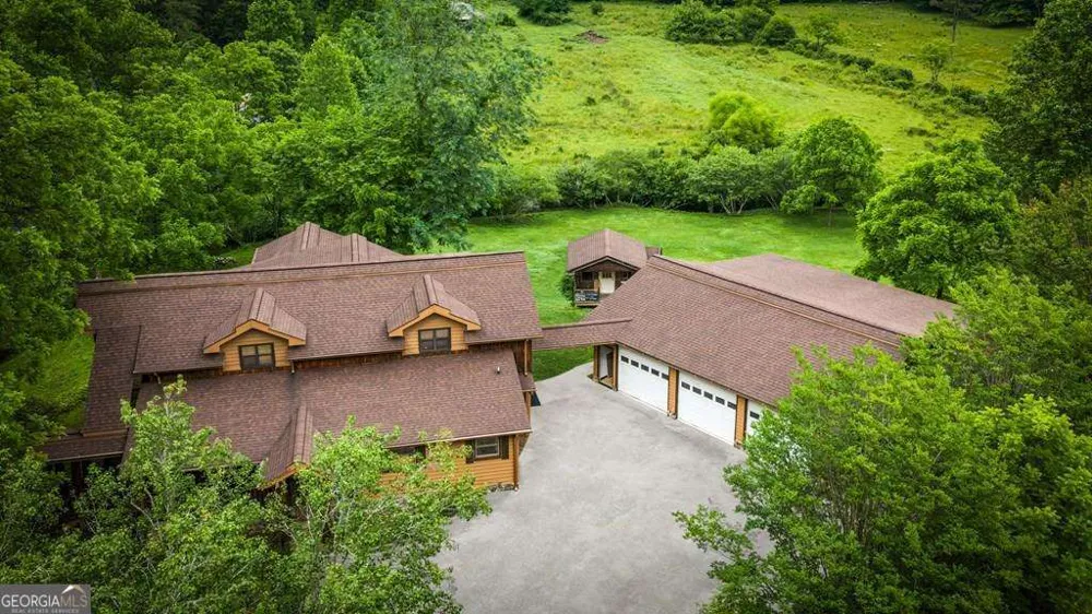 1898 Kimsey Dairy RD Turtletown, TN 37391