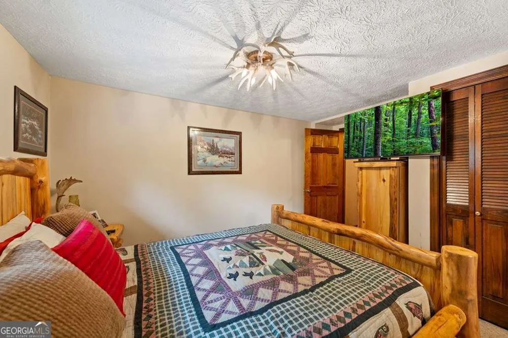 1898 Kimsey Dairy RD Turtletown, TN 37391