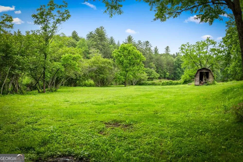 1898 Kimsey Dairy RD Turtletown, TN 37391