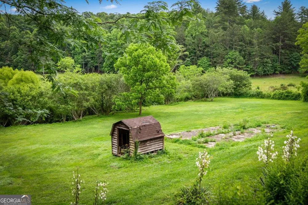 1898 Kimsey Dairy RD Turtletown, TN 37391