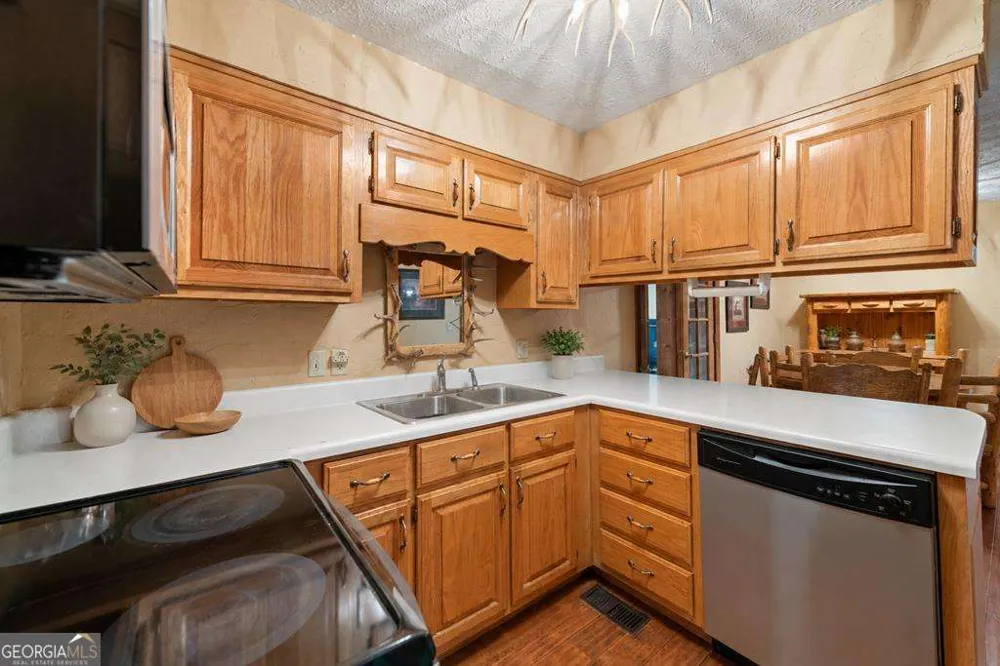 1898 Kimsey Dairy RD Turtletown, TN 37391