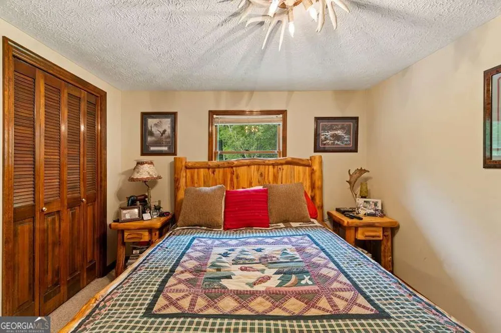 1898 Kimsey Dairy RD Turtletown, TN 37391