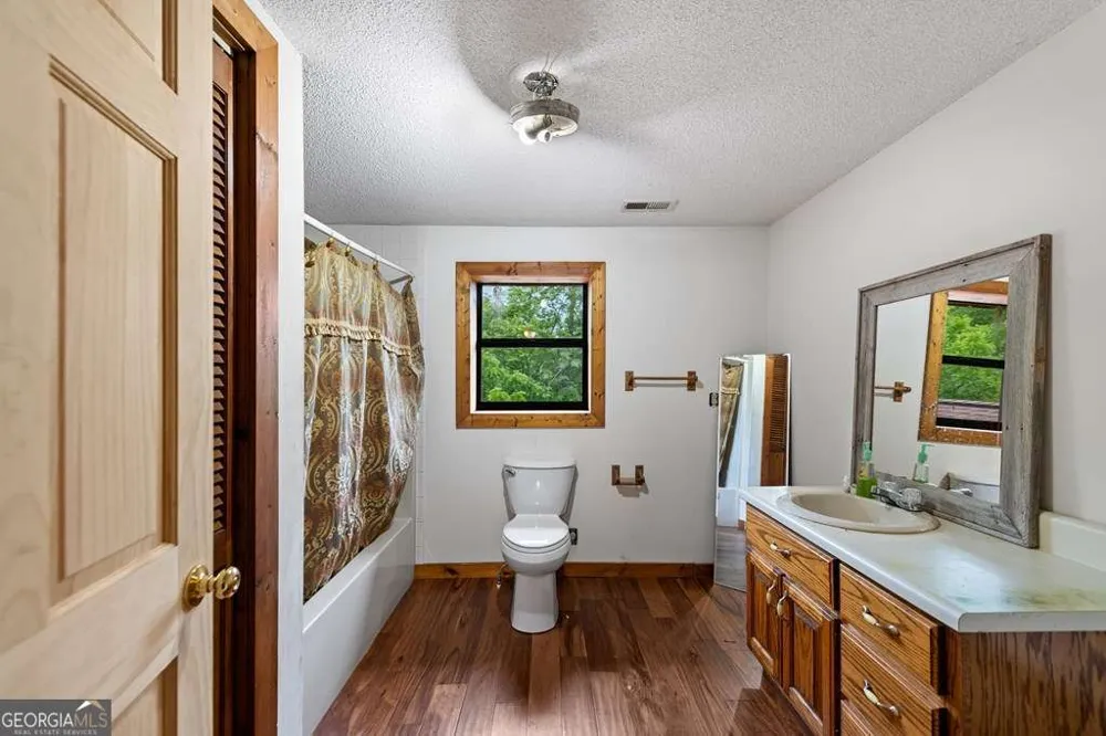 1898 Kimsey Dairy RD Turtletown, TN 37391