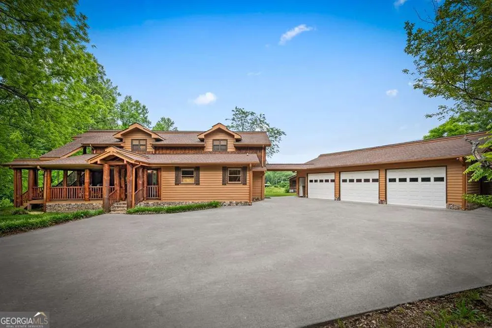 1898 Kimsey Dairy RD Turtletown, TN 37391