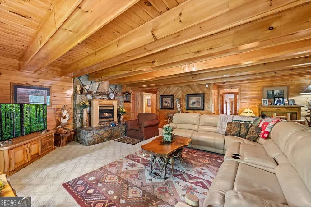 1898 Kimsey Dairy RD Turtletown, TN 37391