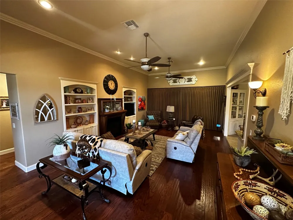 1602 Jefferson Street Bowie, TX 76230