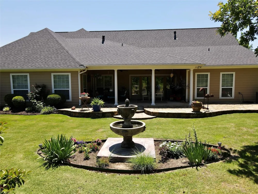1602 Jefferson Street Bowie, TX 76230
