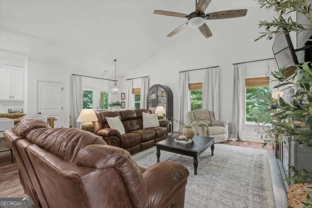 1381 Star Point RD Carrollton, GA 30116