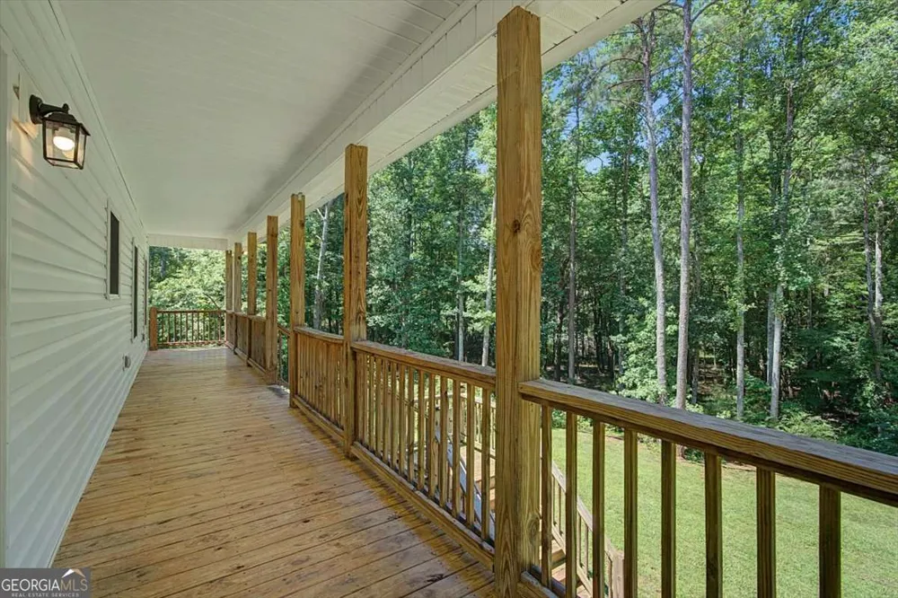 1381 Star Point RD Carrollton, GA 30116
