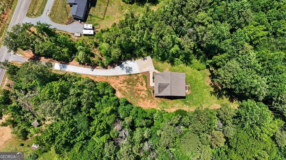 1381 Star Point RD Carrollton, GA 30116