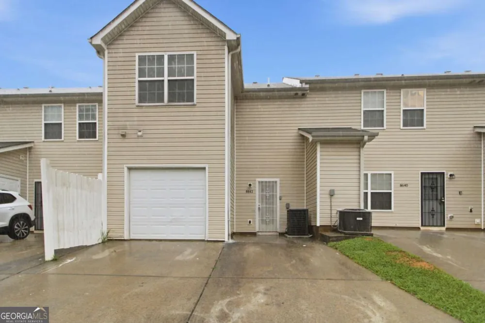 8642 Thomas LN Riverdale, GA 30274