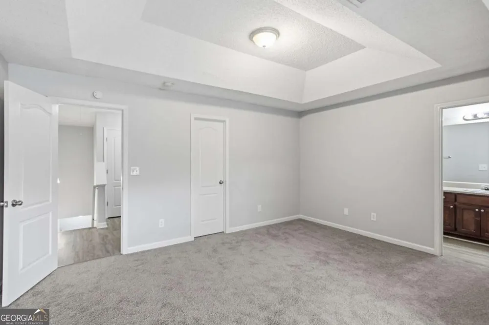 8642 Thomas LN Riverdale, GA 30274