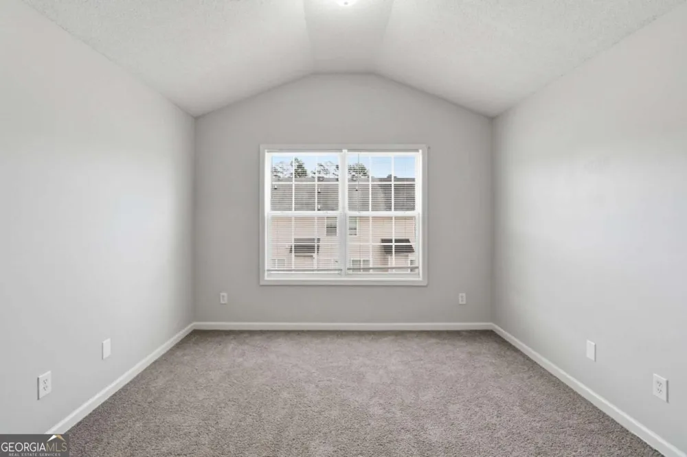 8642 Thomas LN Riverdale, GA 30274