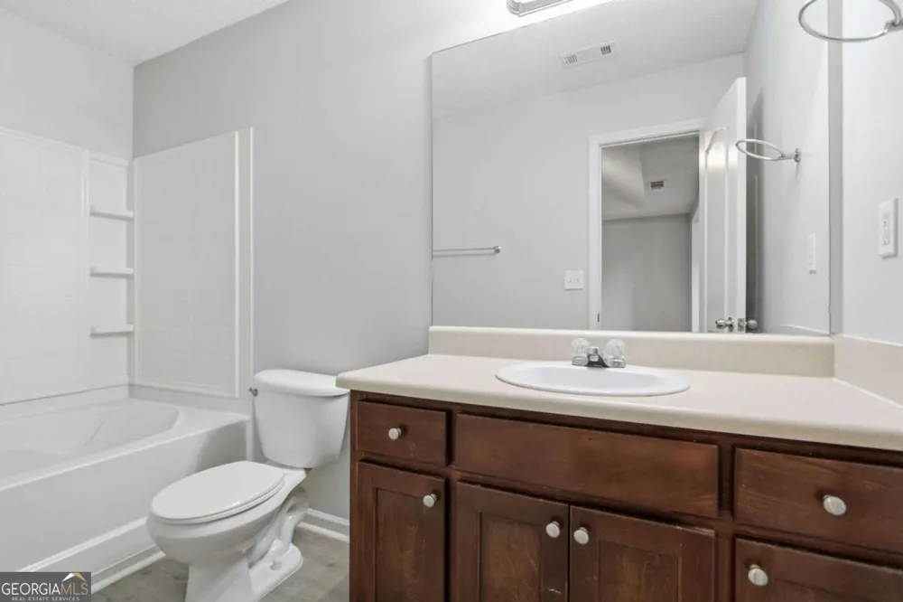 8642 Thomas LN Riverdale, GA 30274