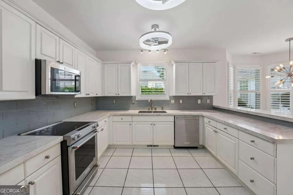 125 Glenleigh WALK Fayetteville, GA 30214
