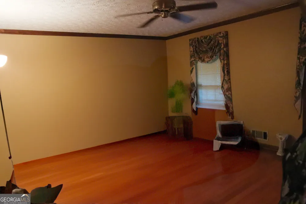 220 Creekwood TRL Fayetteville, GA 30214
