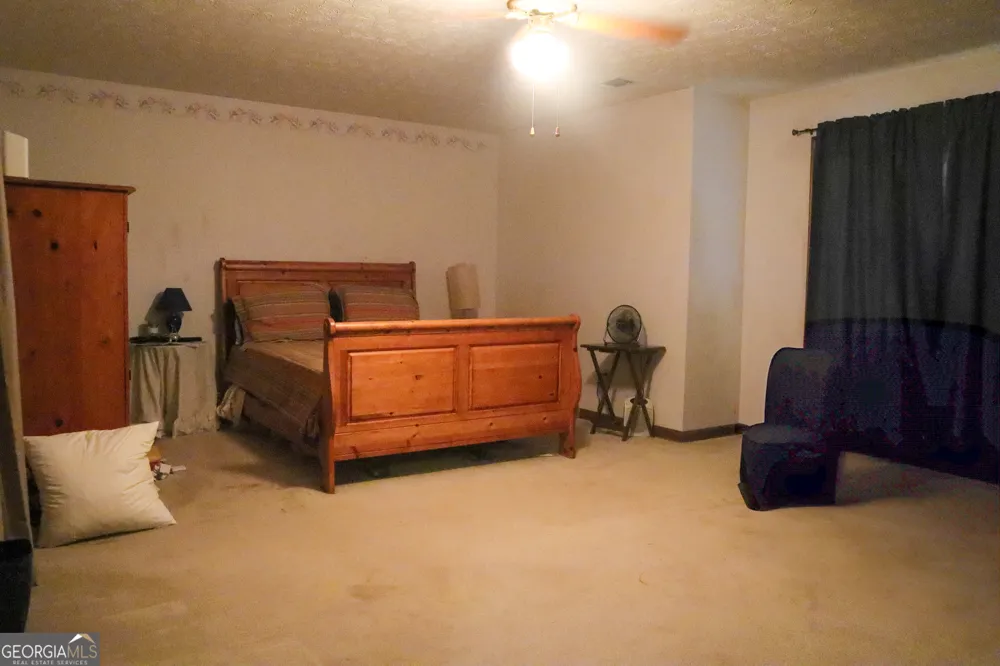 220 Creekwood TRL Fayetteville, GA 30214