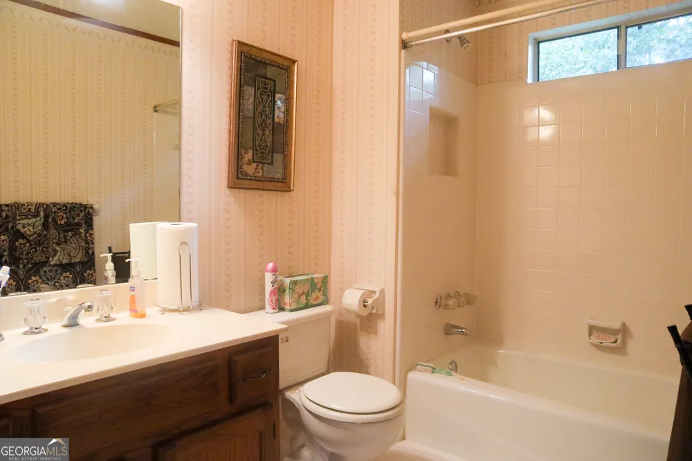 220 Creekwood TRL Fayetteville, GA 30214