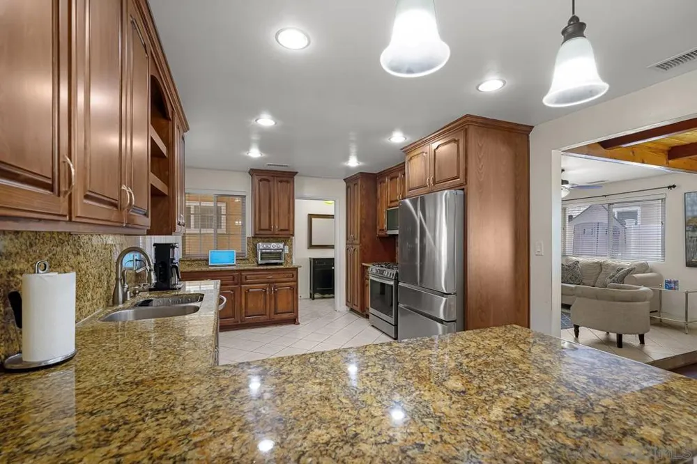922 Denise Ln El Cajon, CA 92020
