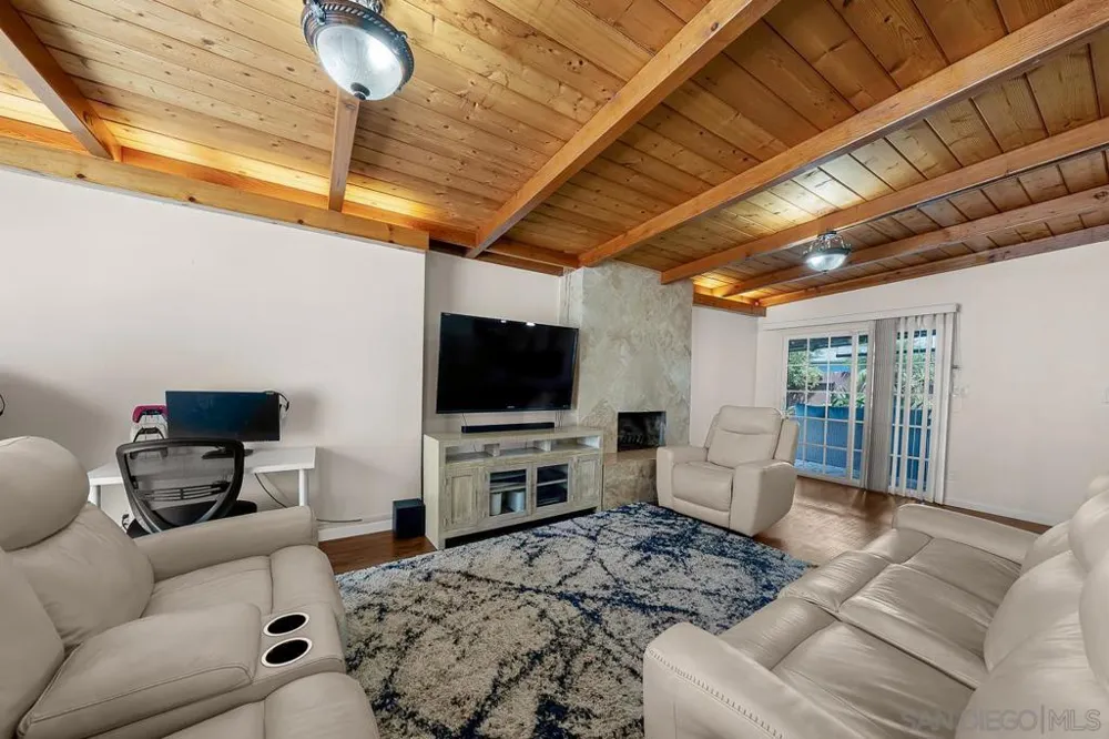 922 Denise Ln El Cajon, CA 92020