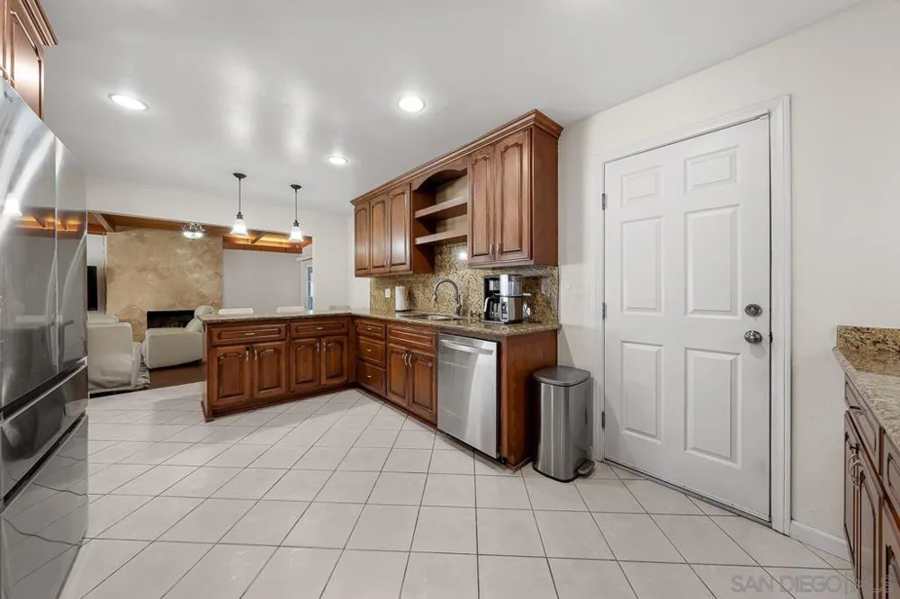922 Denise Ln El Cajon, CA 92020