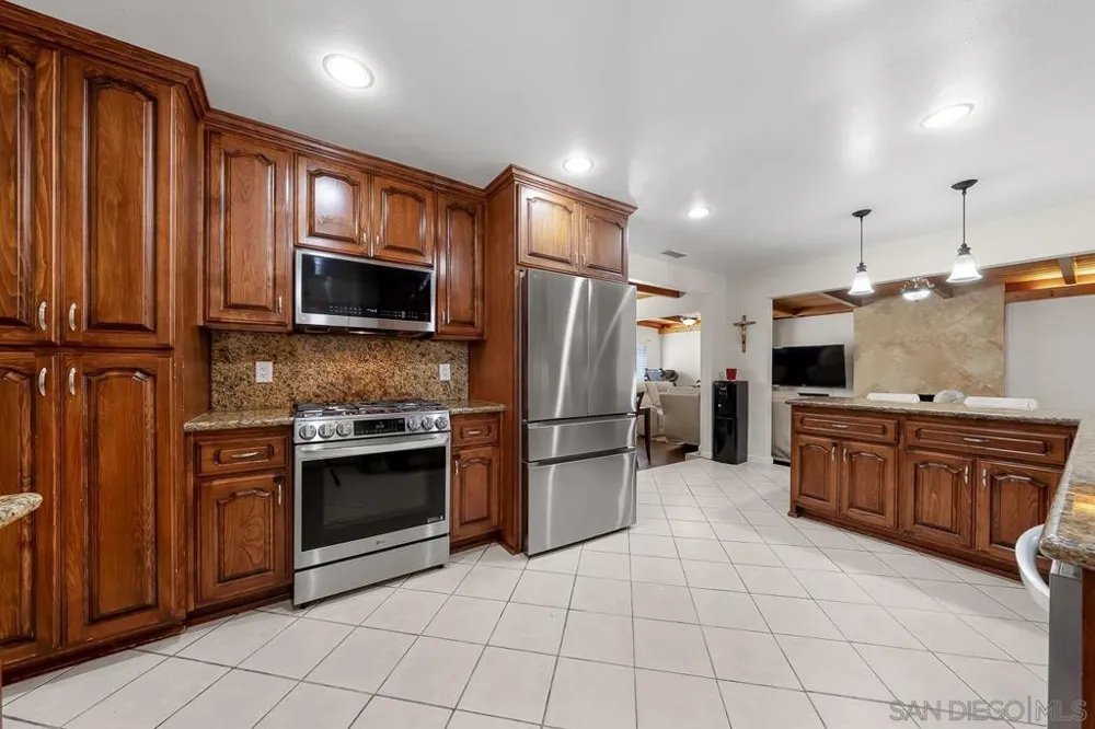 922 Denise Ln El Cajon, CA 92020