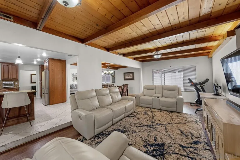 922 Denise Ln El Cajon, CA 92020