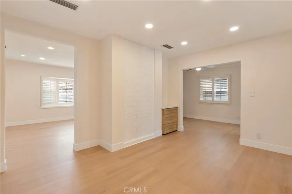 435 S Mariposa Burbank, CA 91506