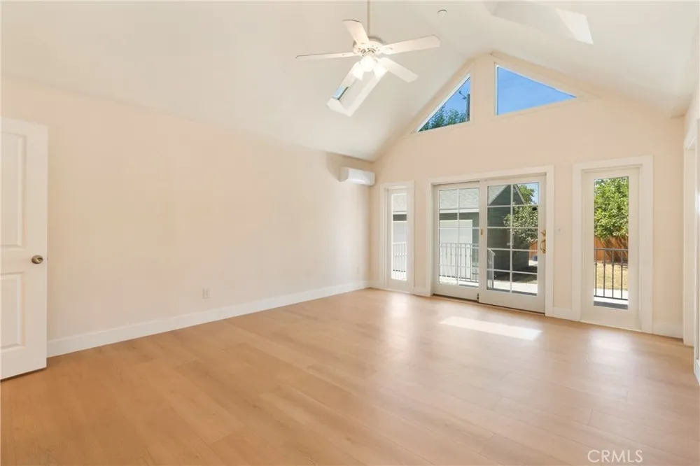 435 S Mariposa Burbank, CA 91506