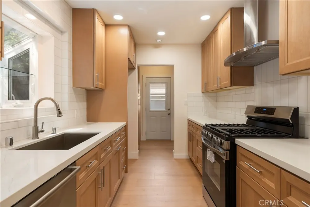435 S Mariposa Burbank, CA 91506