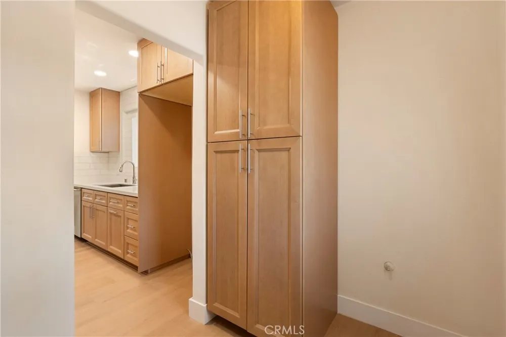 435 S Mariposa Burbank, CA 91506