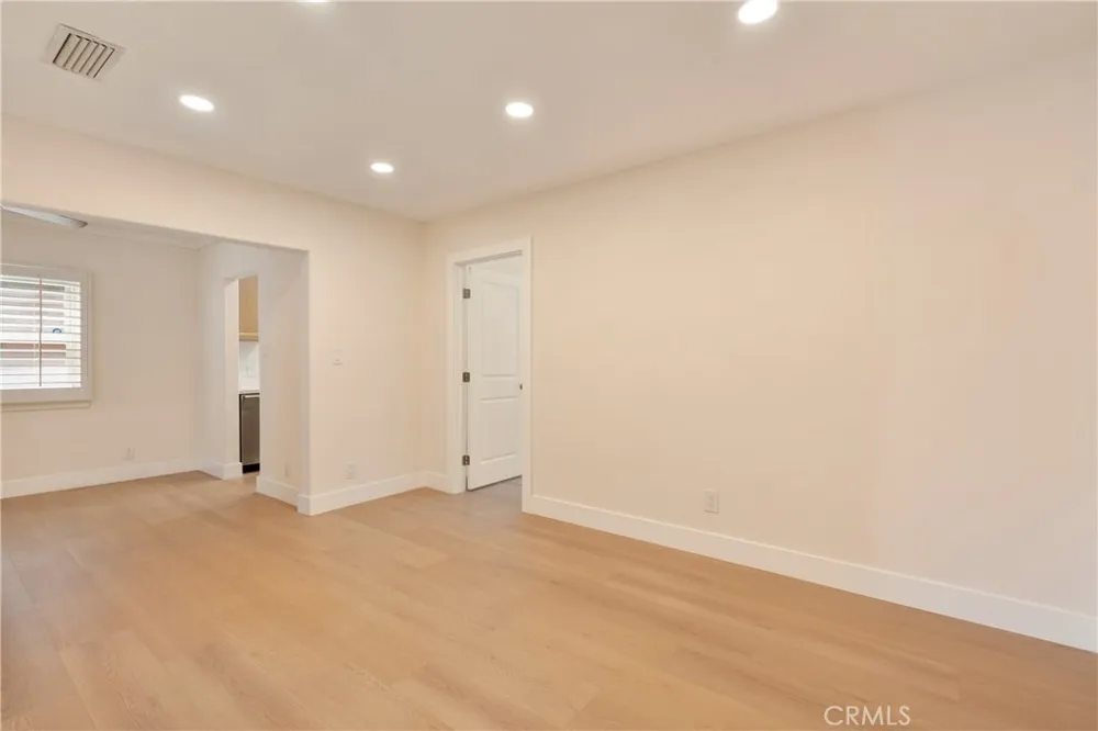 435 S Mariposa Burbank, CA 91506