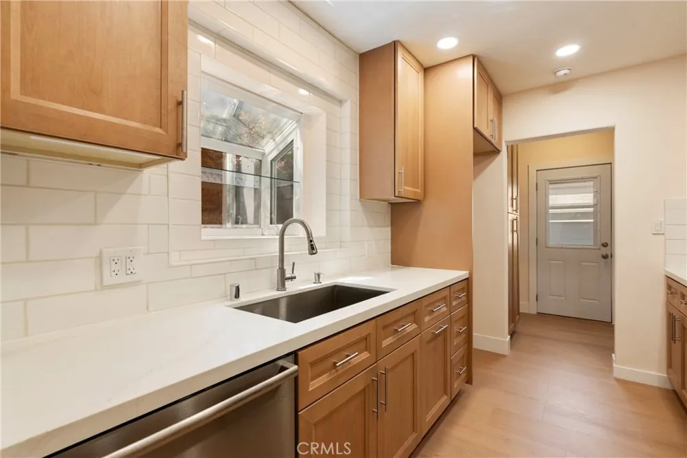 435 S Mariposa Burbank, CA 91506