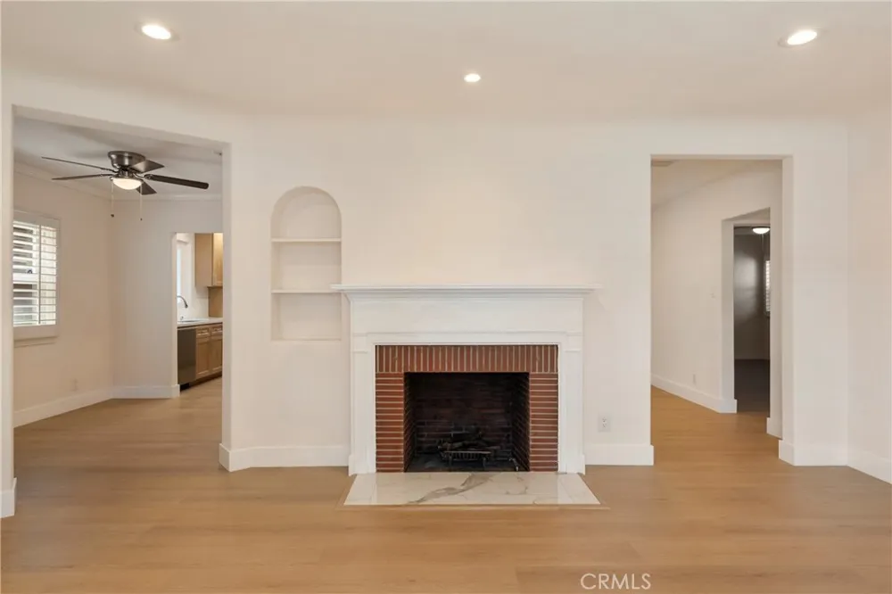 435 S Mariposa Burbank, CA 91506