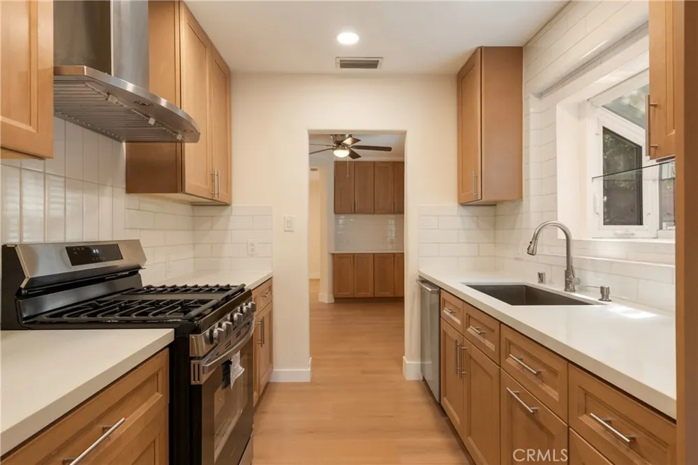 435 S Mariposa Burbank, CA 91506