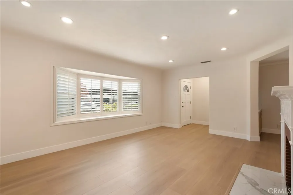 435 S Mariposa Burbank, CA 91506