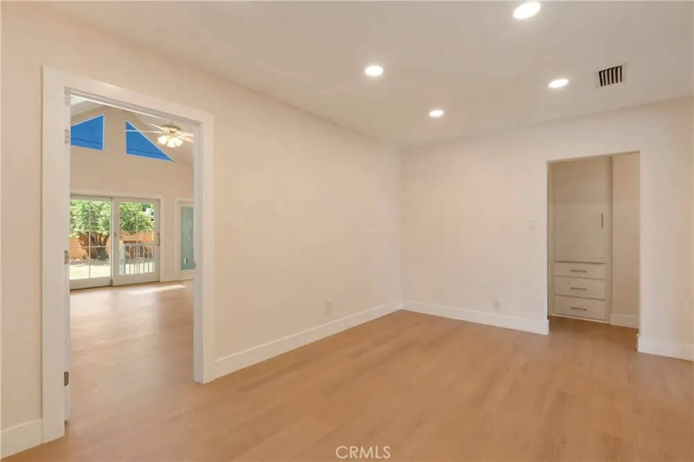 435 S Mariposa Burbank, CA 91506