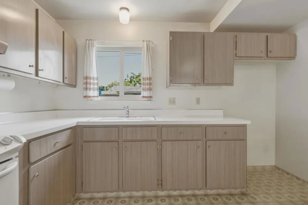 754 San Simeon Drive Salinas, CA 93901