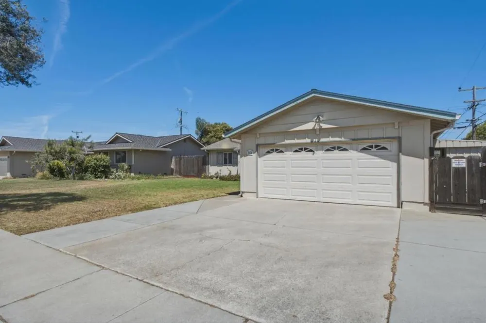 754 San Simeon Drive Salinas, CA 93901