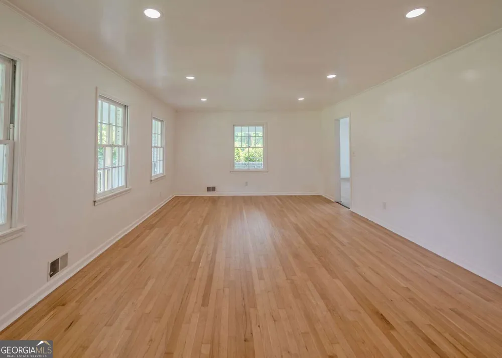 13 Brown ST Toccoa, GA 30577