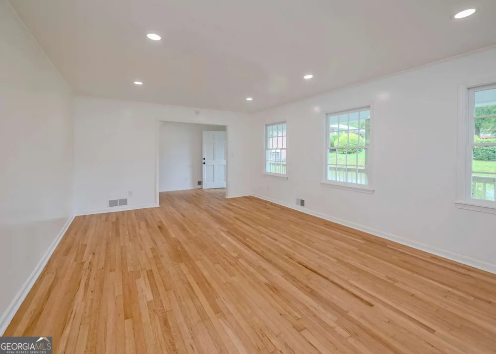 13 Brown ST Toccoa, GA 30577